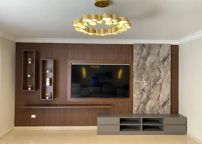 Luxurious Family 5Br Pool View Near Airport!