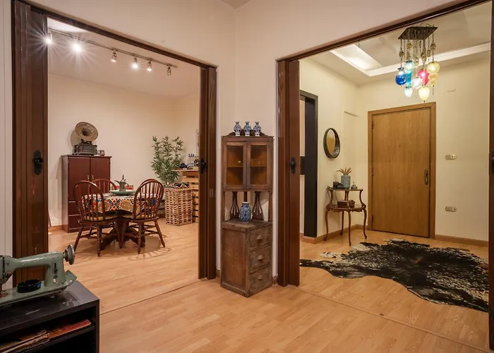Vintage Vibrant Space !